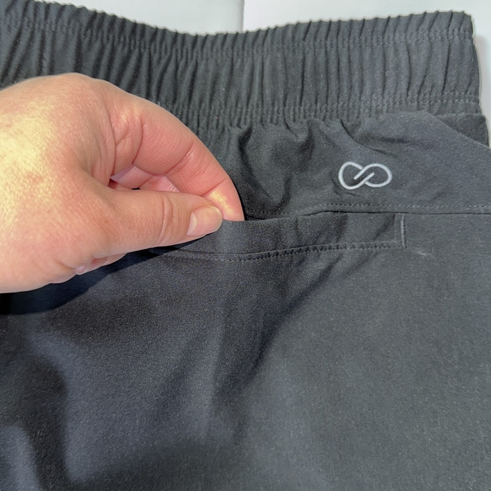 NWT Calia Journey Mid-Rise 8” Shorts - Picture 6 of 9
